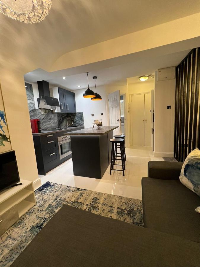 Modern Studio Apartment In West Kensington London Luaran gambar